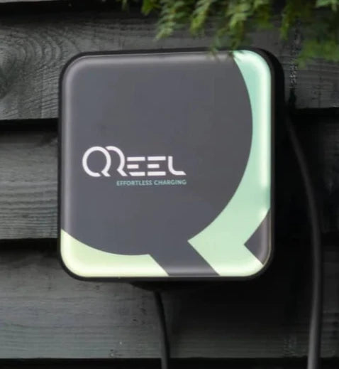Q-reel plug & play car charger