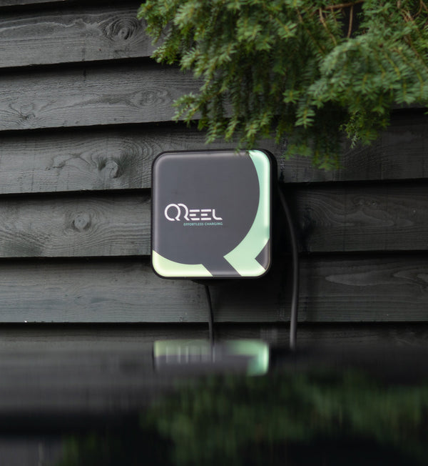 Q-reel plug & play car charger